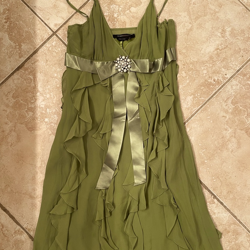 BCBGMAXAZRIA GREEN DRESS SIZE 2